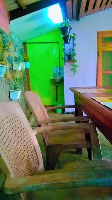 Ella Kumi Hostel Экстерьер фото